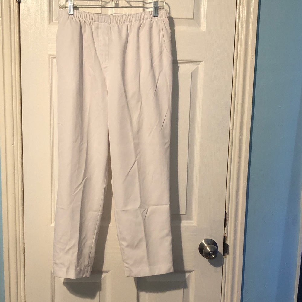 Women’s White Pants